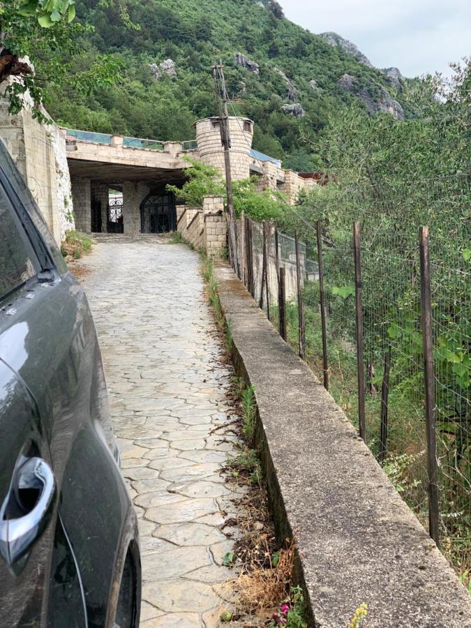 Villa Celaj “The Castle” Krujë Esterno foto