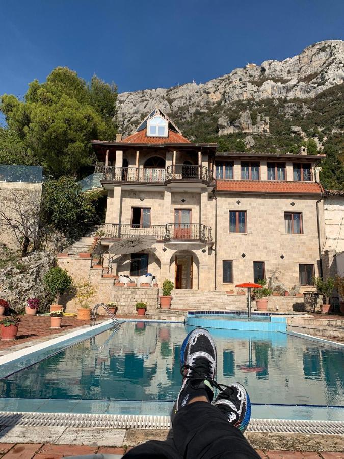 Villa Celaj “The Castle” Krujë Esterno foto