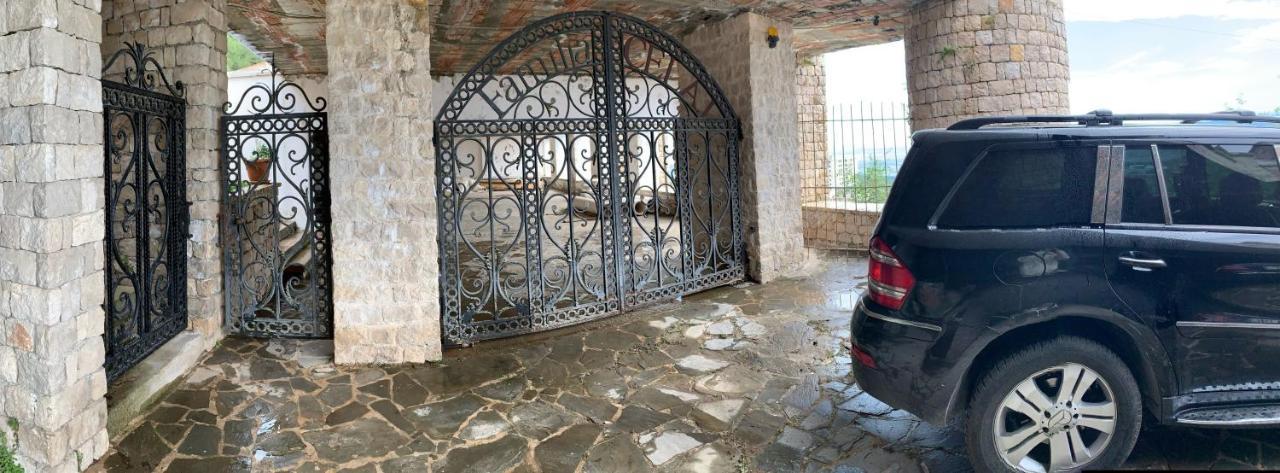 Villa Celaj “The Castle” Krujë Esterno foto